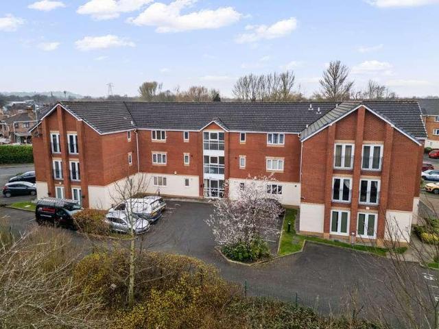 Flat for sale in Westy, Warrington