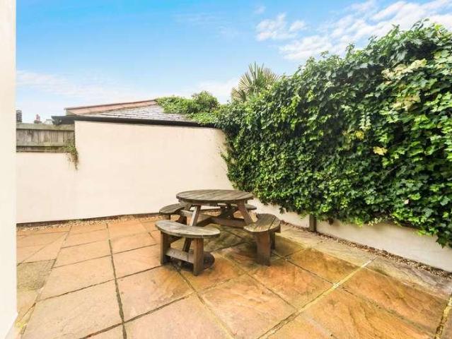 Flat for sale in High Harrogate, Harrogate