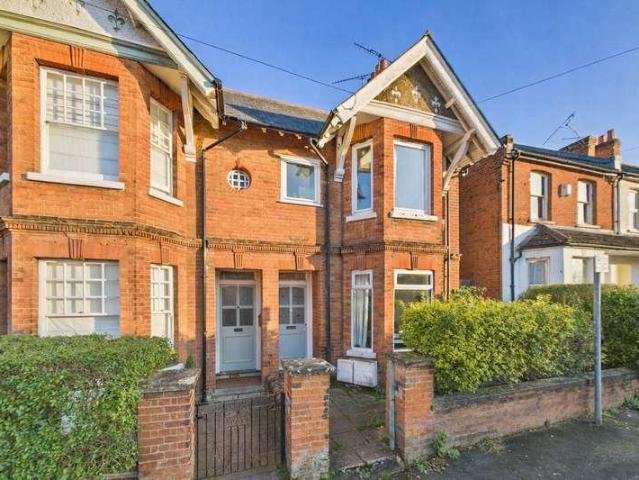Flat for sale in North Town, Aldershot