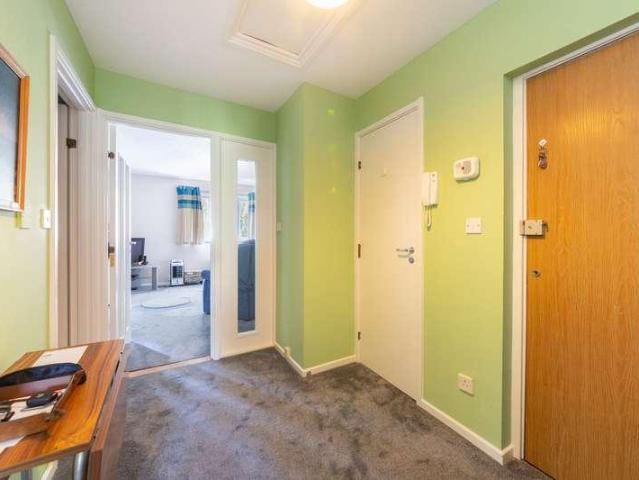Flat for sale in Berrick Salome, Oxfordshire