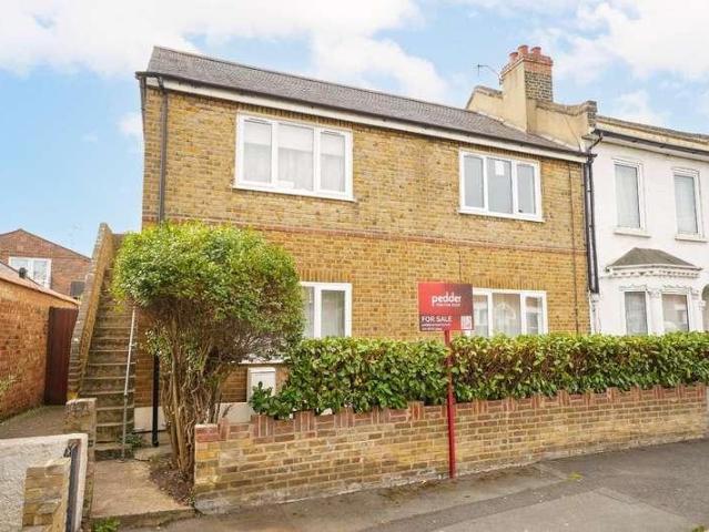 Flat for sale in London Borough of Lewisham, Greater London