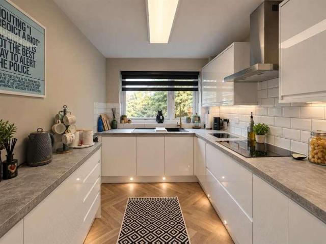 Flat for sale in Dedworth, Windsor