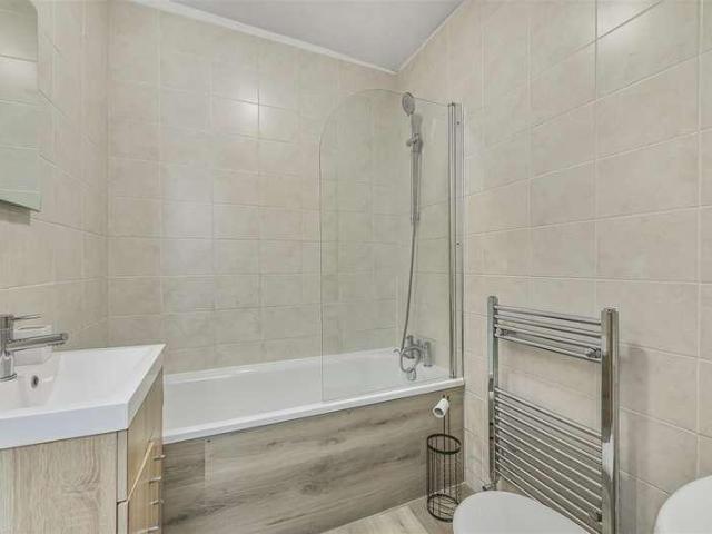 Flat for sale in Brixton, Greater London