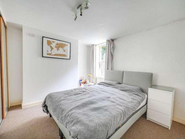 Flat for sale in Leighton-Linslade, Leighton Buzzard