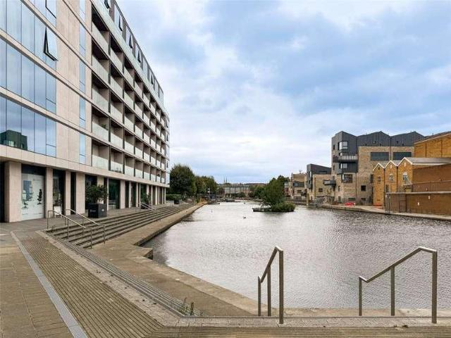 Flat for sale in Angel, Greater London