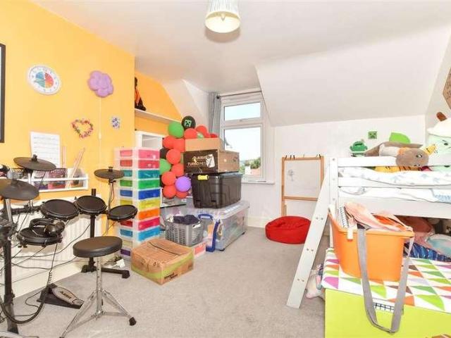Flat for sale in Folkestone, Morehall
