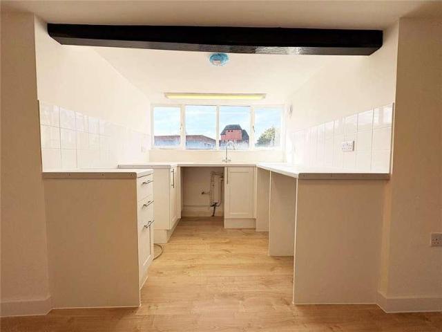 Flat for sale in Key Street, Suffolk