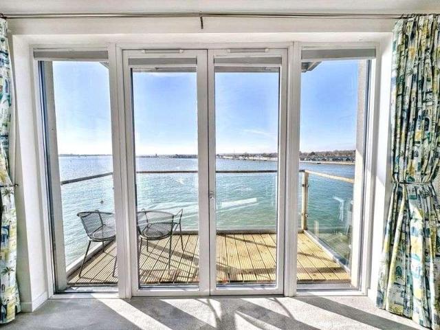 Flat for sale in Brightlingsea, Dale Hill