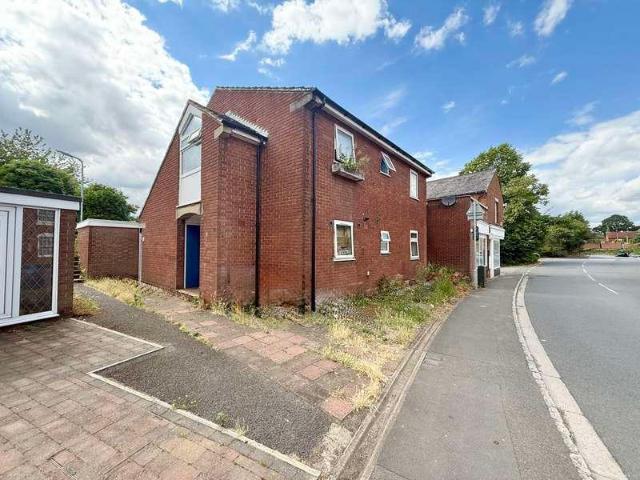 Flat for sale in Lower Ascott, Buckinghamshire