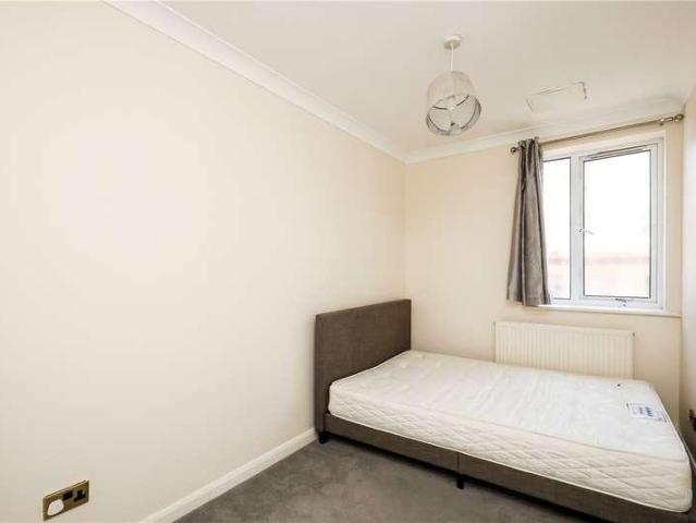 Flat for sale in London Borough of Ealing, Hanwell