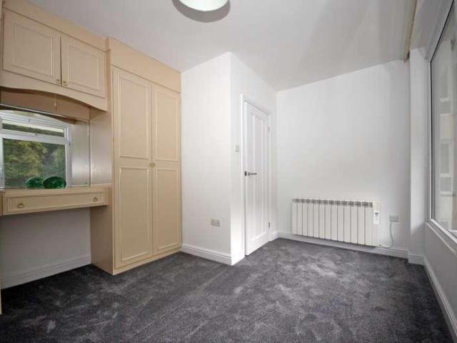 Flat for sale in Cwm Cadnant, Porthaethwy / Menai Bridge