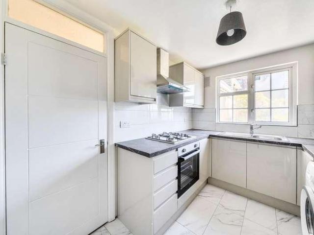 Flat for sale in Little Stanmore, Greater London