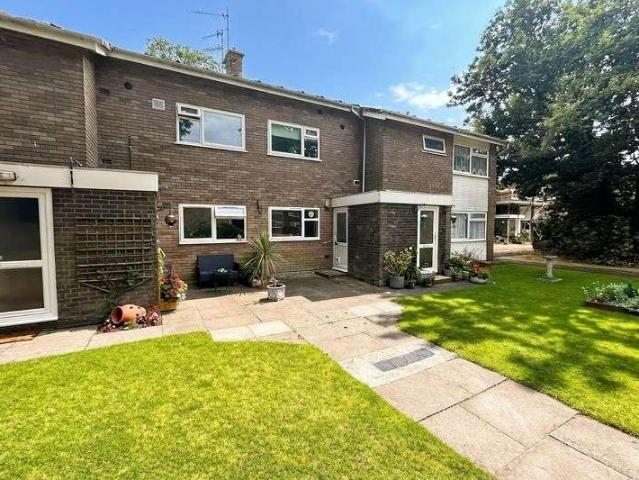 Flat for sale in Highcliffe