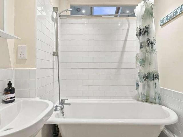 Flat for sale in London Borough of Lambeth, Greater London