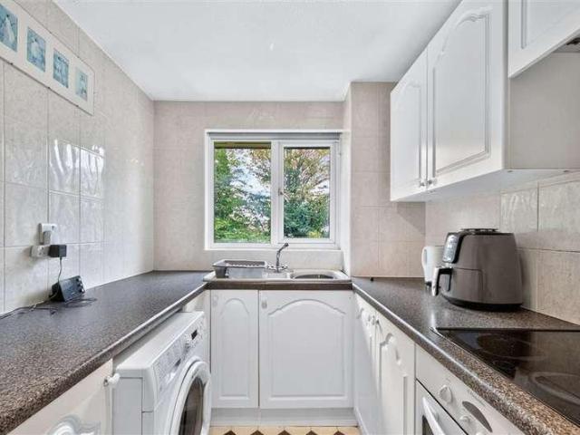 Flat for sale in Chadwell Heath, Greater London
