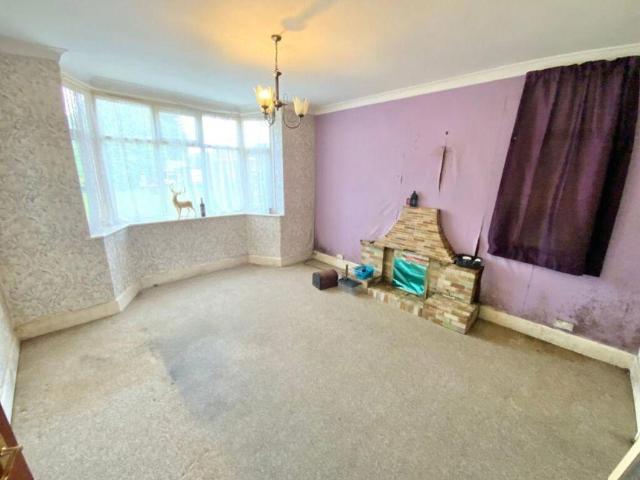 Flat for sale in Halesowen, Dudley