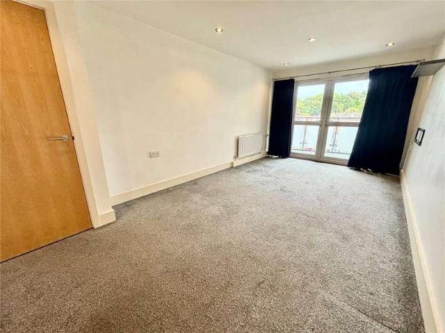 Flat for sale in London Borough of Croydon, Greater London