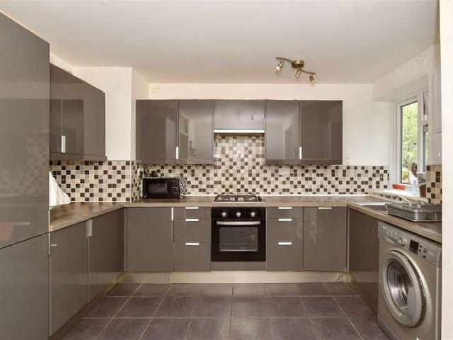 Flat for sale in Hale End, Greater London