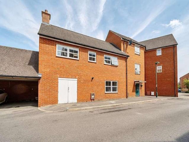 Flat for sale in Evershot, Oxfordshire