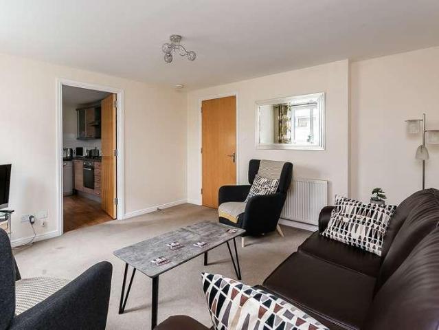 Flat for sale in Hillside, Leith
