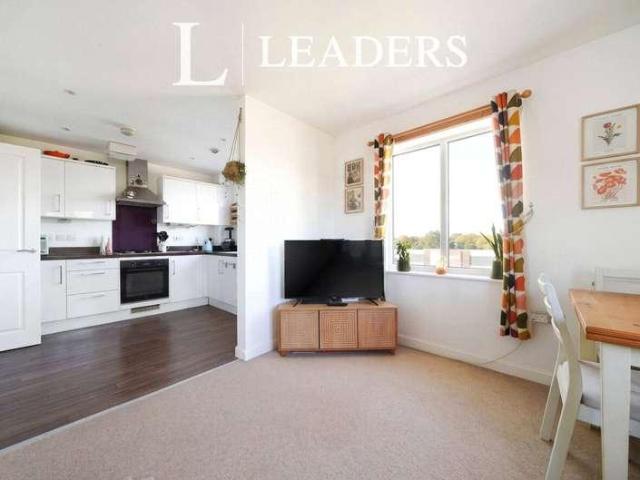 Flat for sale in Tonbridge, Tonbridge and Malling