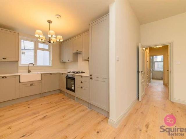 Flat for sale in Hendon, Greater London