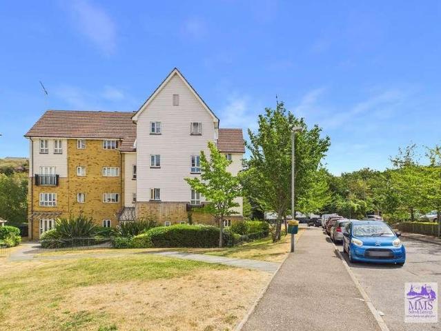 Flat for sale in Hamerton, Kent