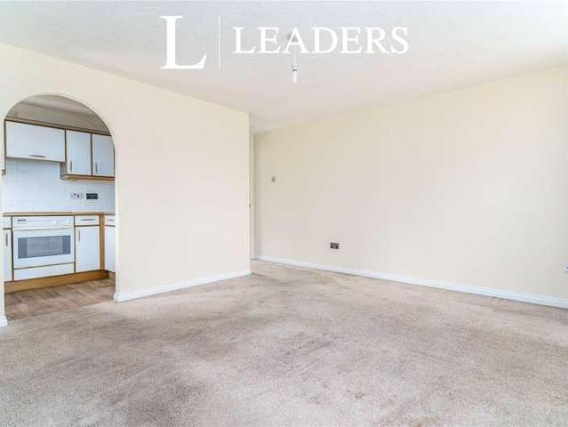Flat for sale in Harlow, Essex