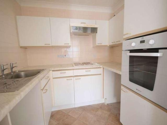 Flat for sale in Boscombe, Bournemouth
