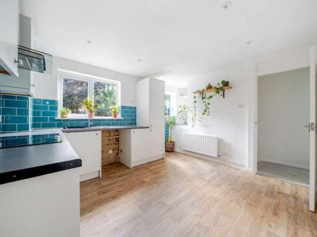 Flat for sale in Westborough, Surrey