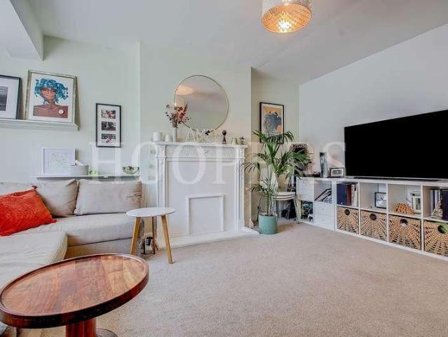 Flat for sale in Greater London