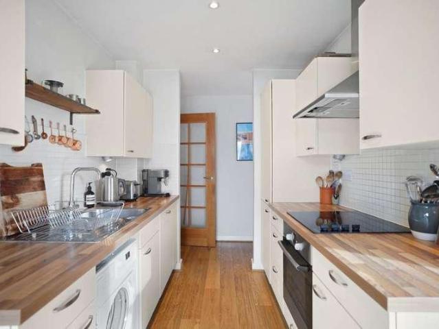 Flat for sale in East Dulwich, Greater London