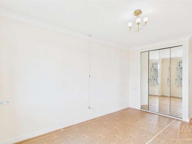 Flat for sale in Grappenhall, Warrington