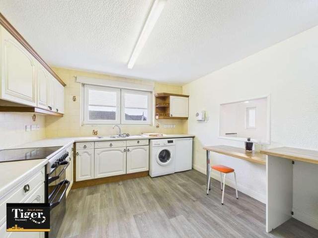 Flat for sale in Squires Gate, Blackpool