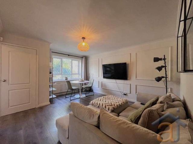 Flat for sale in Meols Cop, Southport