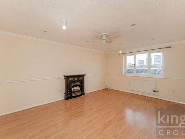 Flat for sale in Leyton, Greater London