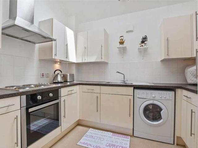 Flat for sale in London Borough of Ealing, Hanwell