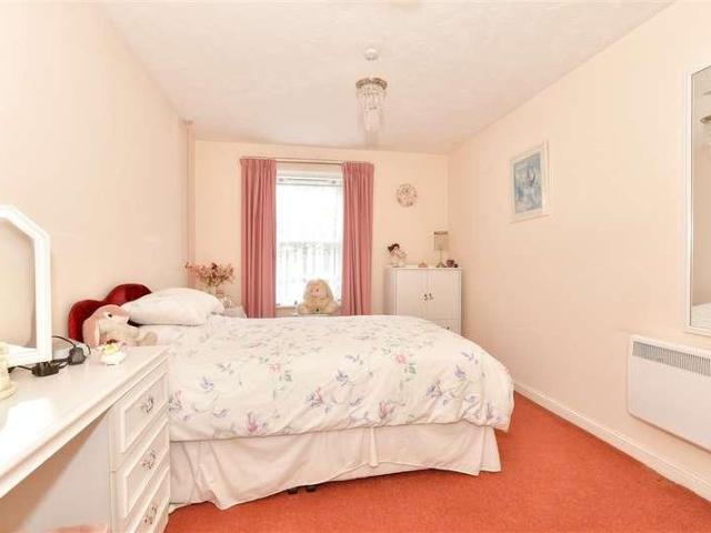 Flat for sale in St. Mildred's, The Bridge