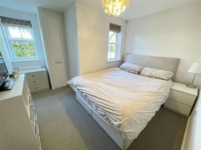 Flat for sale in Salisbury, Wiltshire