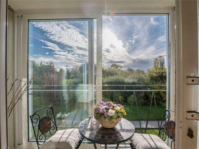 Flat for sale in Alton Barnes, Essex