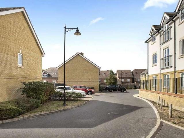Flat for sale in Brookwood, Woking