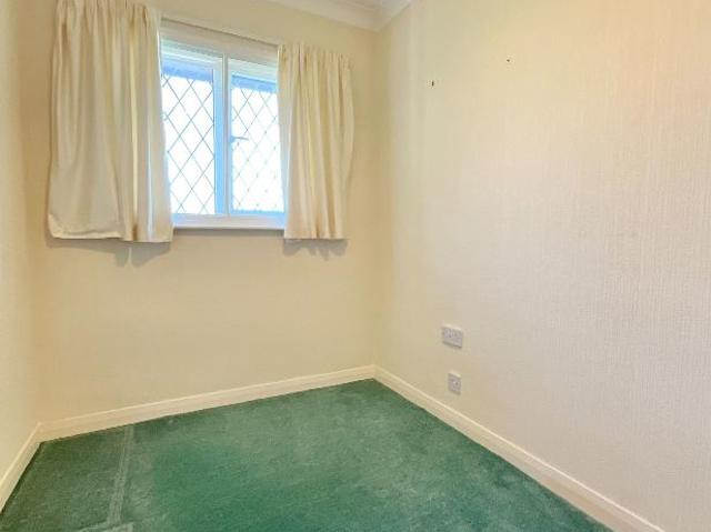 Flat for sale in Marshside, Southport