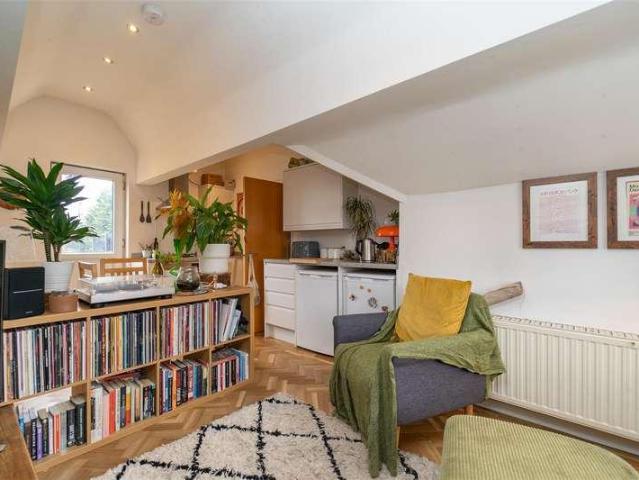 Flat for sale in Georgia, Greater Manchester