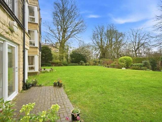 Flat for sale in Harlow, Harrogate