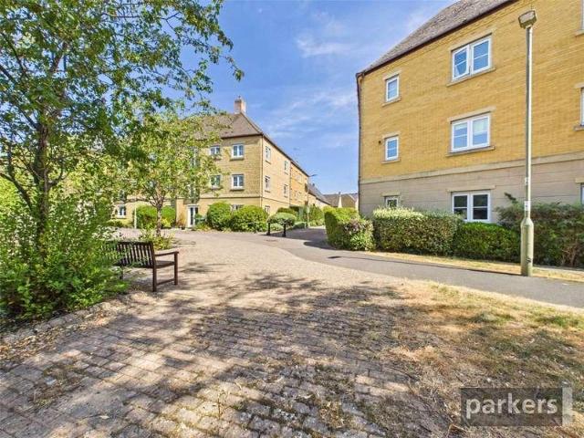 Flat for sale in Cogges, West Oxfordshire