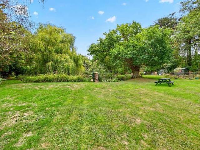 Flat for sale in Shalfleet, Isle Of Wight