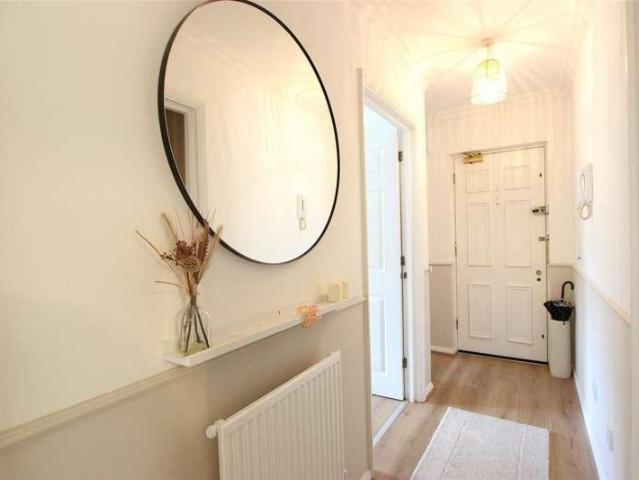Flat for sale in Southgate, Oakwood