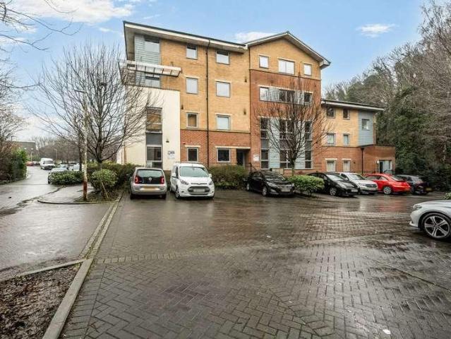 Flat for sale in St James, Sandown Park