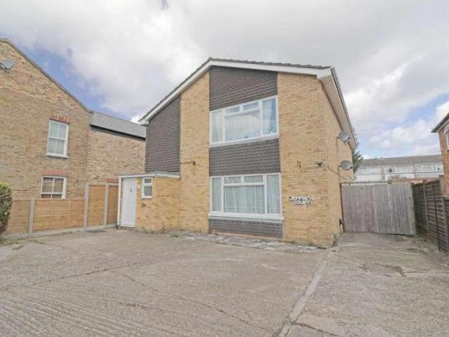 Flat for sale in Clewer Village, Windsor