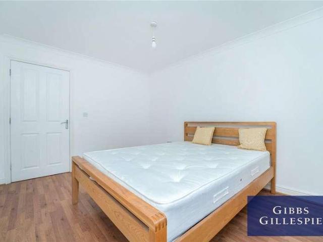 Flat for sale in London Borough of Hillingdon, Greater London